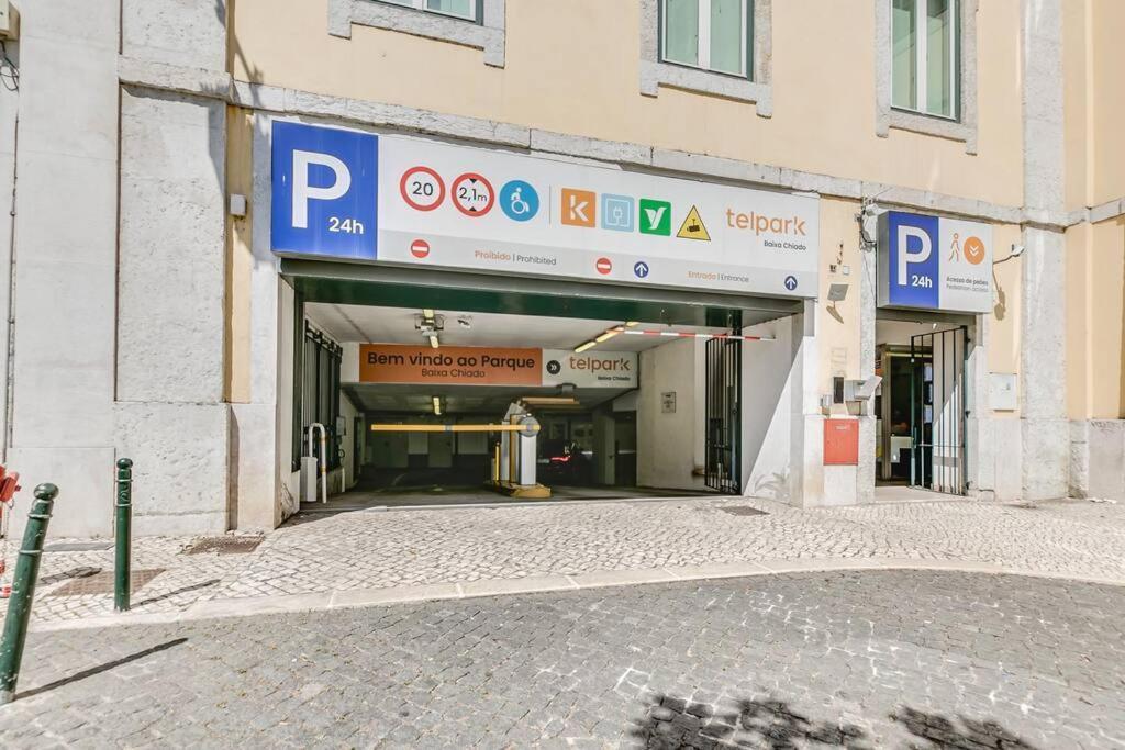 Made For The City Lovers- Urban Charm In Chiado Lisbon Exterior photo