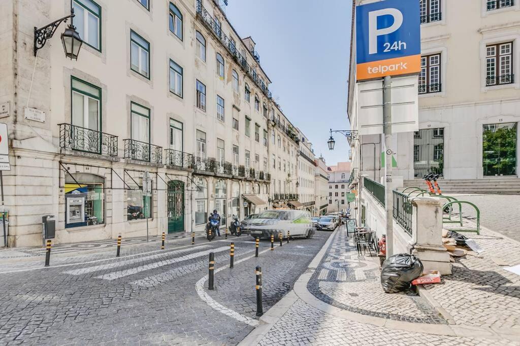 Made For The City Lovers- Urban Charm In Chiado Lisbon Exterior photo
