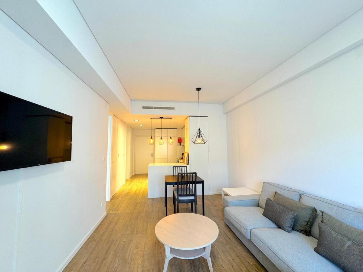 Made For The City Lovers- Urban Charm In Chiado Lisbon Exterior photo